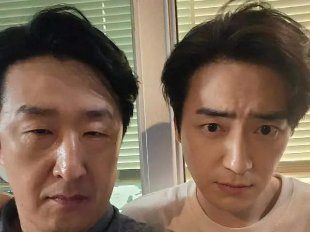 演員玄奉植公開與「同年齡」演員李俊赫的合照…《牛奶香草大佬》