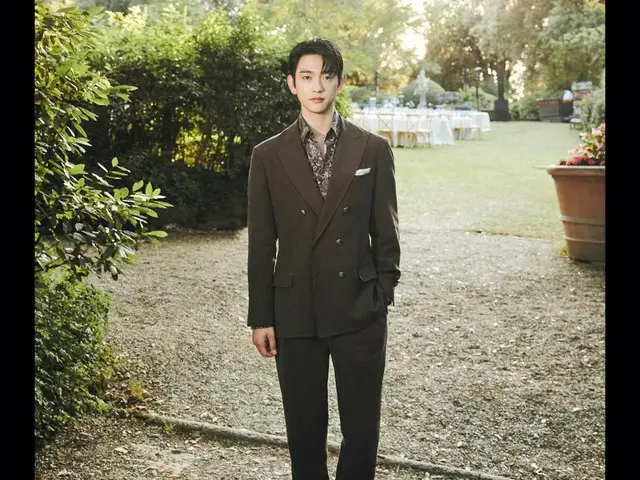 “GOT7” Jinyoung，雕塑般的視覺效果......西裝很適合他