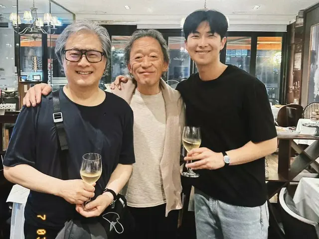 “防彈少年團”RM公開了與樸贊鬱導演、鄭明勳指揮的合影…“世界級的相遇”
