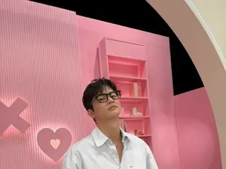 徐仁國，粉紅套裝男友形象照…「單身這麼久，沒男友也沒女朋友，快畢業了」開播