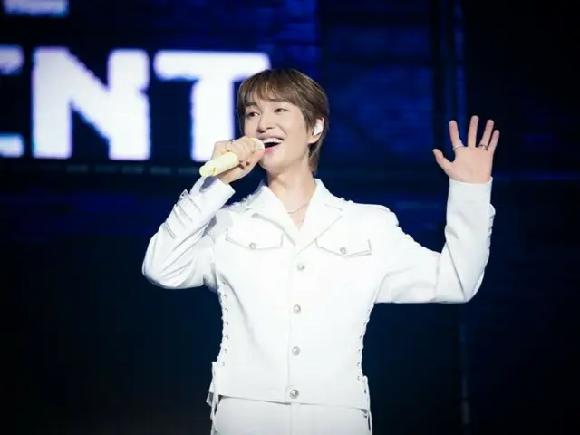 SHINee 溫流首次世界巡迴首爾演唱會圓滿成功…全樂團現場演出作為禮物