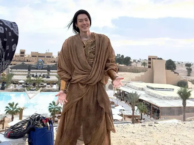 演員金宇彬公開《神燈》幕後花絮…“長髮精靈”