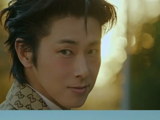 東方神起允浩 (U-KNOW) 發布新歌《Body Language》的音樂錄影帶預告片...如此愉快的氛圍令人期待不已（包括影片）