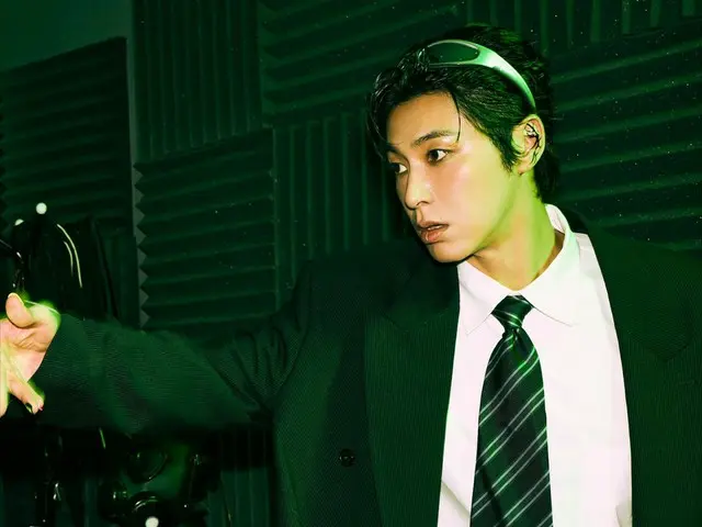 東方神起允浩 (U-KNOW) 發布首張完整專輯《I-KNOW》預告照，其中包含 Fei-k 和紀錄片概念