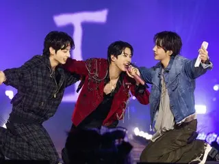 BTS成員JIN、J-HOPE和JUNG KOOK一起合照…JIN安可粉絲見面會幕後花絮