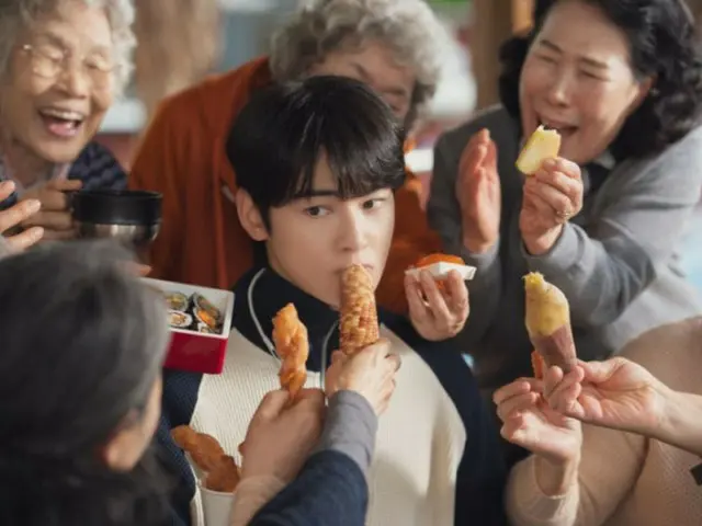 姜河那和車銀優（ASTRO）主演的電影《初次騎行》在上映首周末便榮登韓國票房榜首。