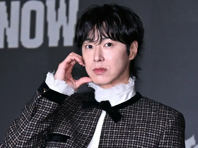 【照片】東方神起成員允浩（U-KNOW）舉行記者招待會，紀念首張正規專輯《I-KNOW》發行