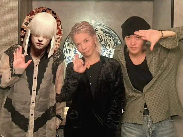 NCT成員Yuta公開了一張與日本藝術家Hyde和Izumi的精美合照…“神與神”