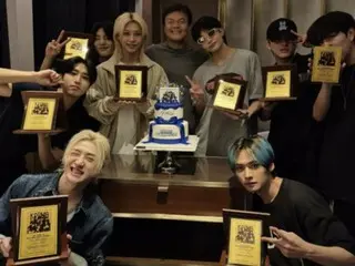 Stray Kids 炫耀他們從樸振英（JY Park）那裡收到的錢…「他們可以吹噓一輩子了」。