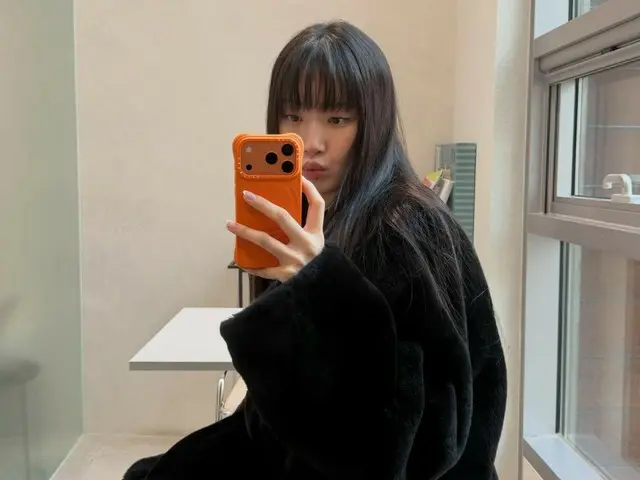 女演員文佳英剪了瀏海，看起來可愛得像個洋娃娃。