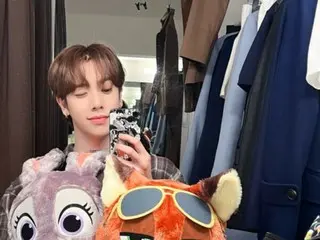 “n.SSign” Kazuta 對著鏡頭眨眼！ ……抱著絨毛玩具，可愛極了